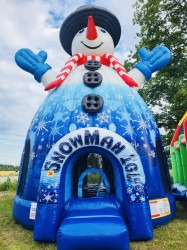 BD0C25C8 D19F 4A51 8877 53BEA5B1799D 1753978433 27 FT Snowman Igloo Bounce House